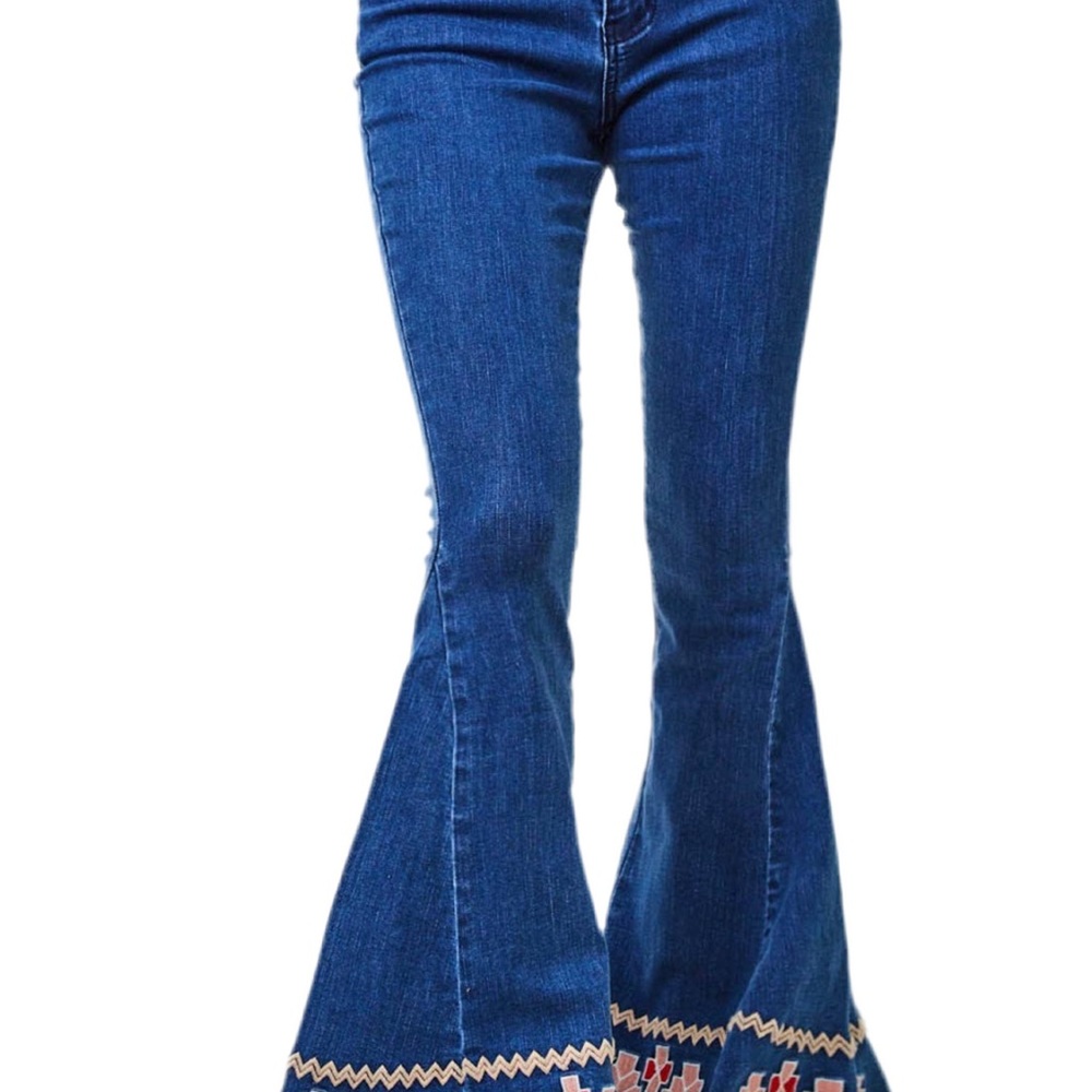 Chic Embroidered Flare Jeans in Blue